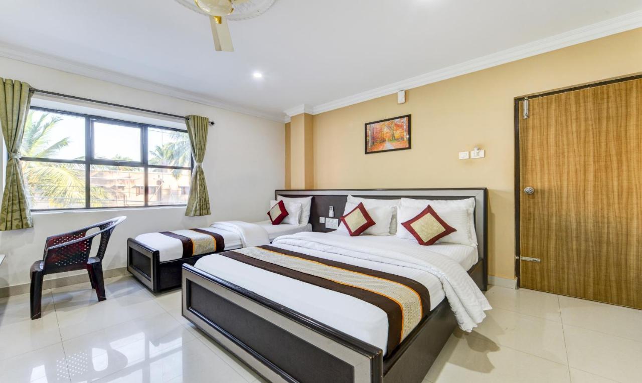 Pleasant Days Hotel Madras Buitenkant foto