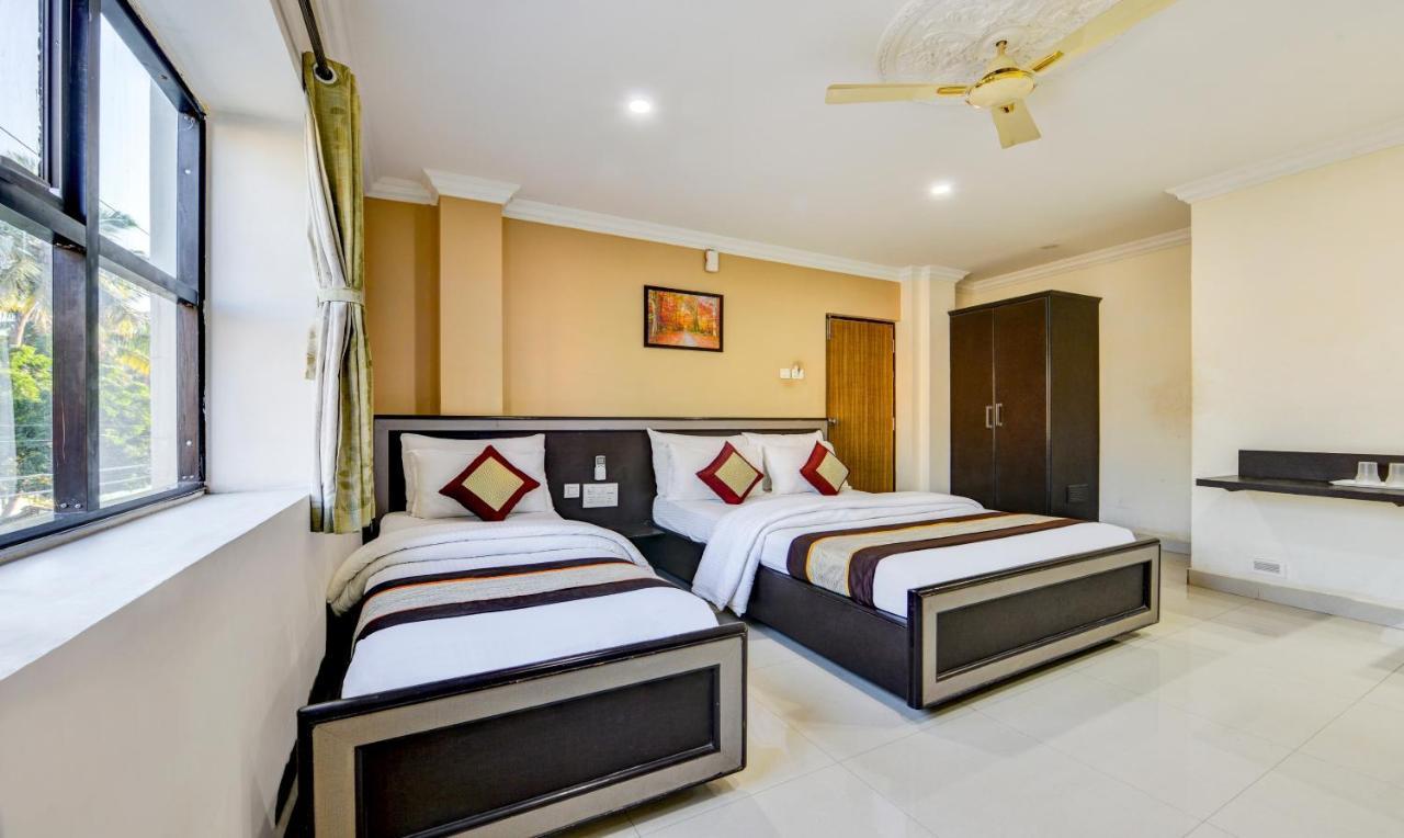 Pleasant Days Hotel Madras Buitenkant foto