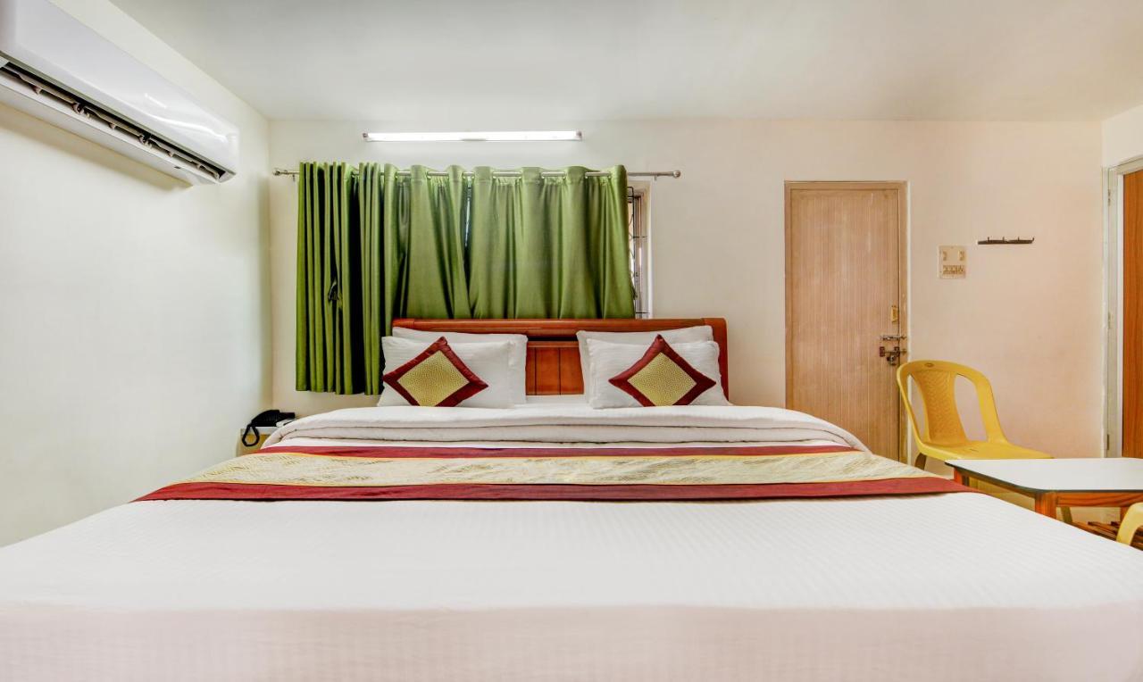 Pleasant Days Hotel Madras Buitenkant foto