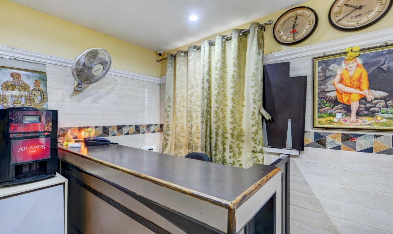 Pleasant Days Hotel Madras Buitenkant foto